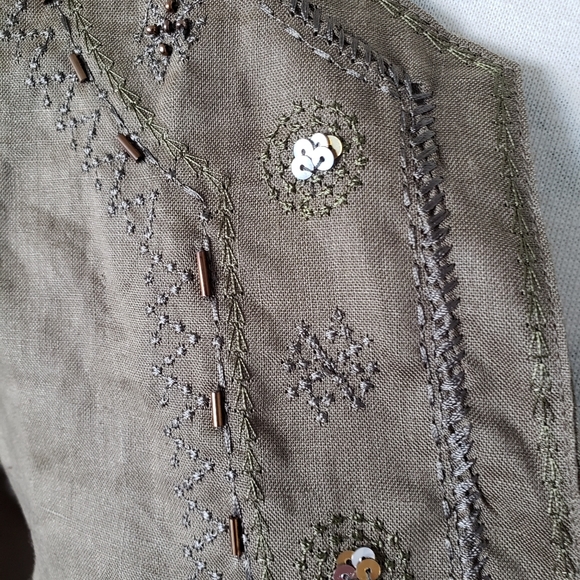 🌺 Linen tunic studded and embroidered green army size small 🌺 - Picture 5 of 9